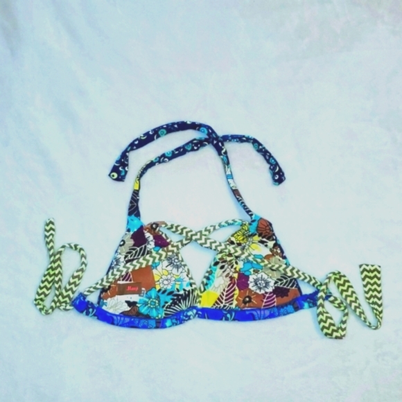 Maaji Reversible Triangle Bikini Swimsuit Top - Picture 4 of 6